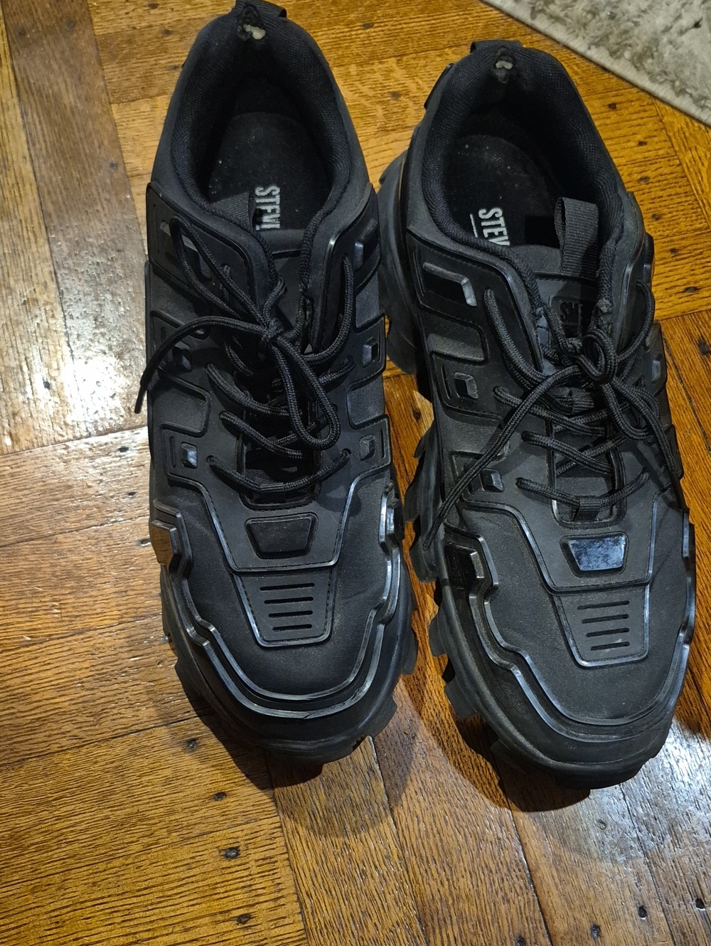 Steve Madden Men's Black Chunky Tactical Runner Sneakers